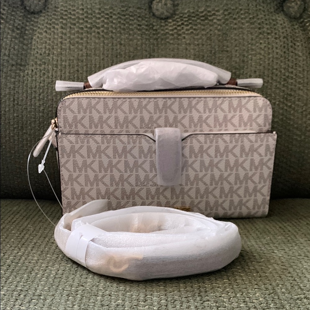Michael Kors Medium Logo Smartphone Crossbody bag - Picture 6 of 6